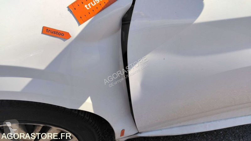 Véhicule utilitaire Peugeot 208
