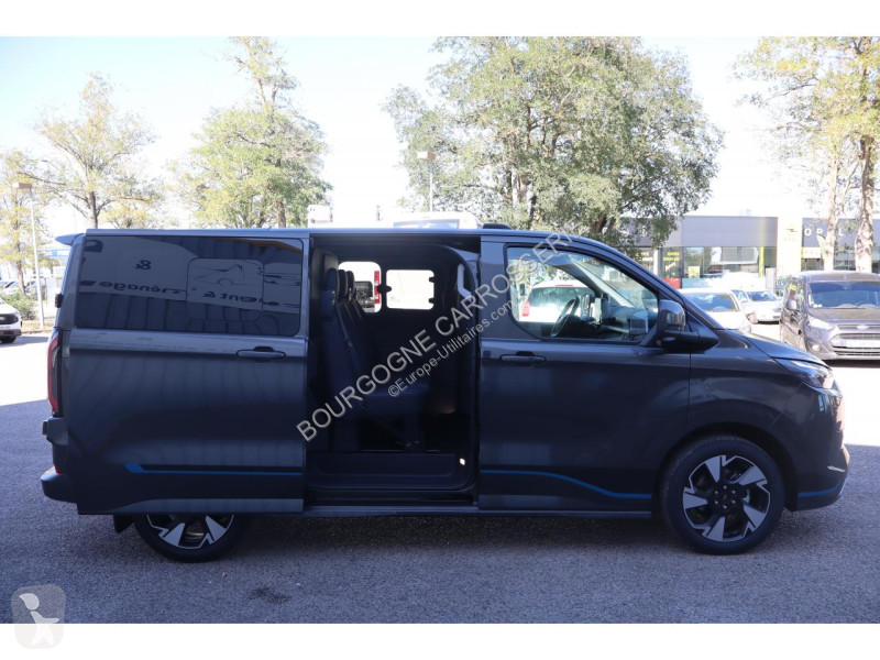 Véhicule utilitaire Ford
