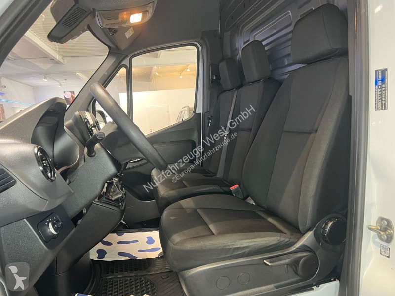 Užitkové vozidlo Mercedes 211/311...