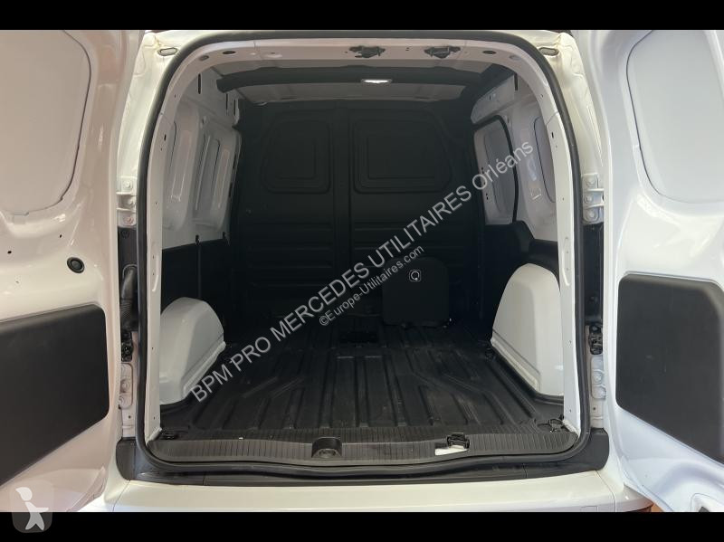Véhicule utilitaire Mercedes e Long Pro