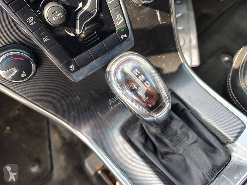 Коммерческий автомобиль Volvo D5 2.4L