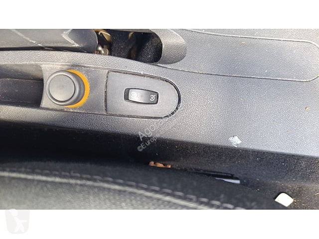 Коммерческий автомобиль Renault CLIO