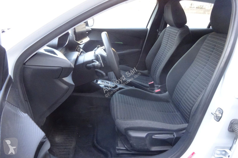 Коммерческий автомобиль Peugeot 1,2 HYBRID 100 BVA