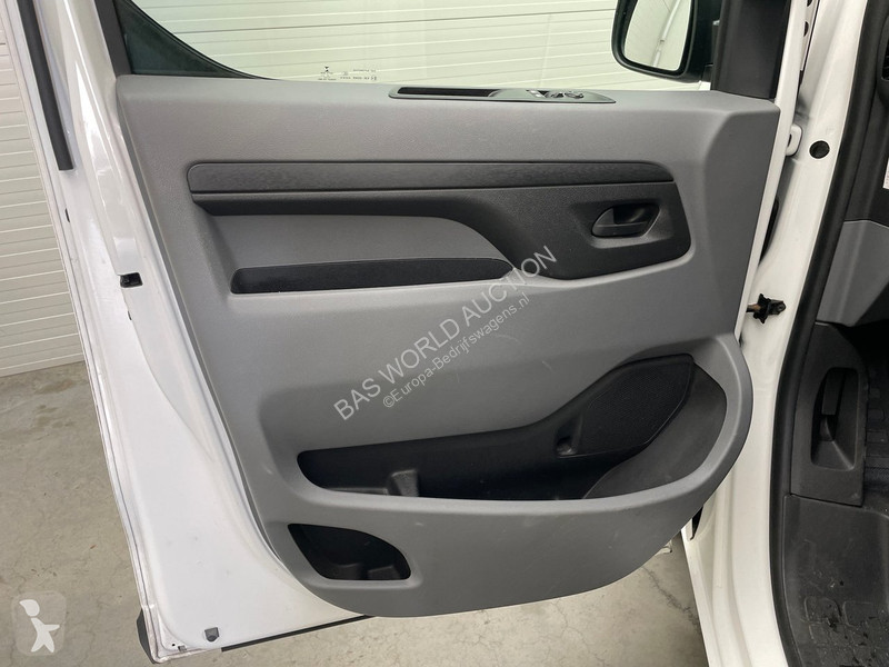 عربة نفعية Peugeot 1.5 BlueHDI 100 Compact Premium