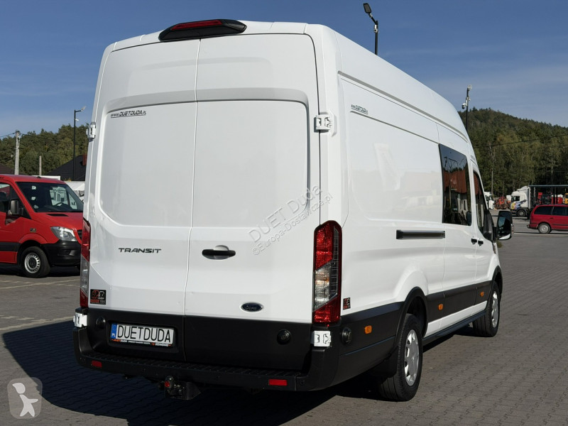 Samochód dostawczy Ford