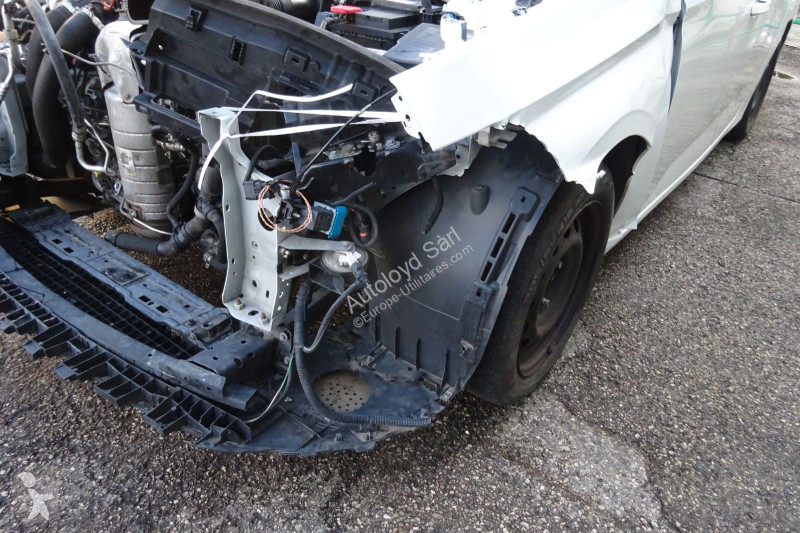 Veicolo commerciale Peugeot 1,5 HDI 130 BVA