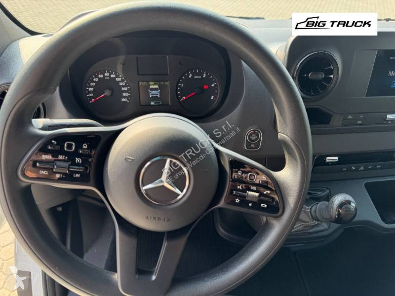 Veículo utilitário Mercedes 214 CDI