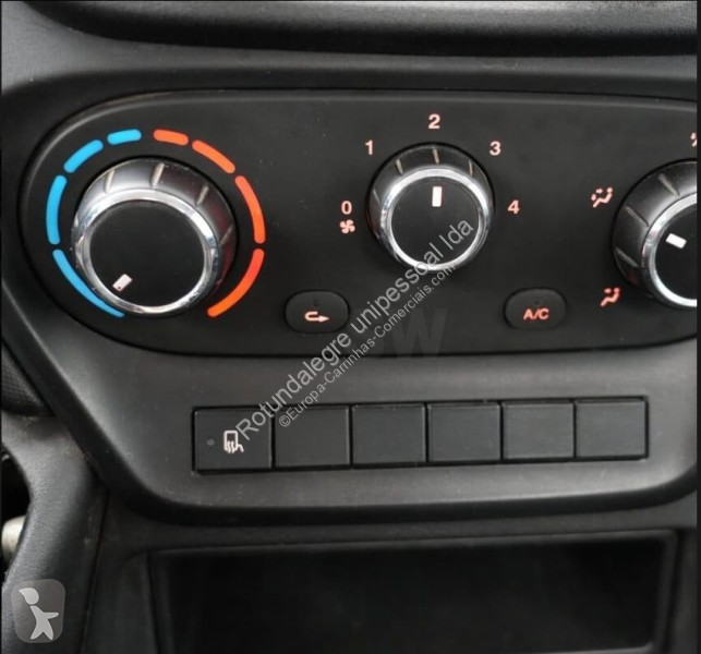 Autoutilitară Iveco  35c12 BASCULANTE COM CAIXA...