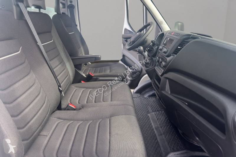 Iveco 35C16 van