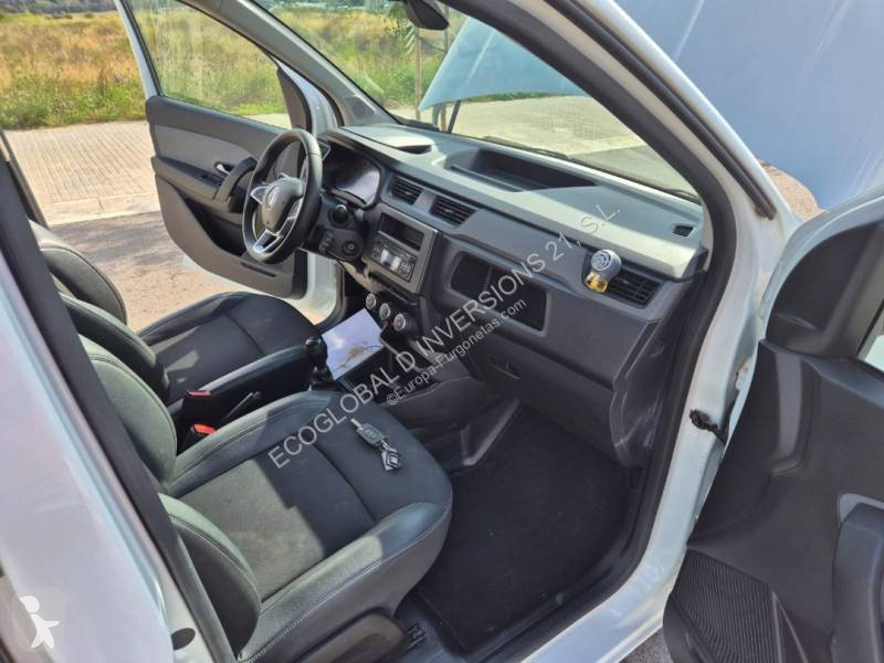 Véhicule utilitaire Renault DCI 95