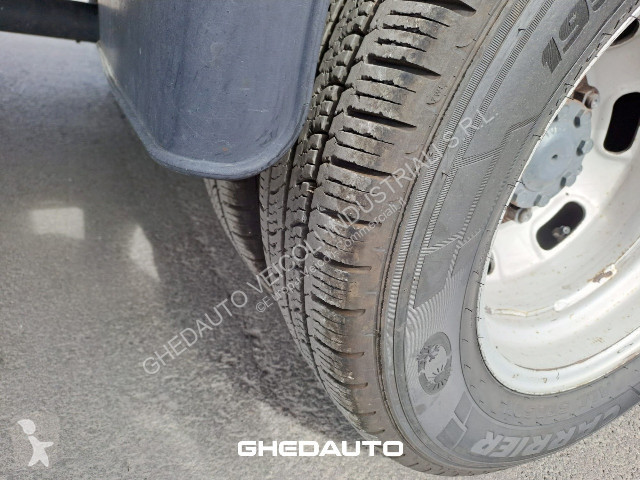 Véhicule utilitaire Iveco DAILY 35C14 CON...