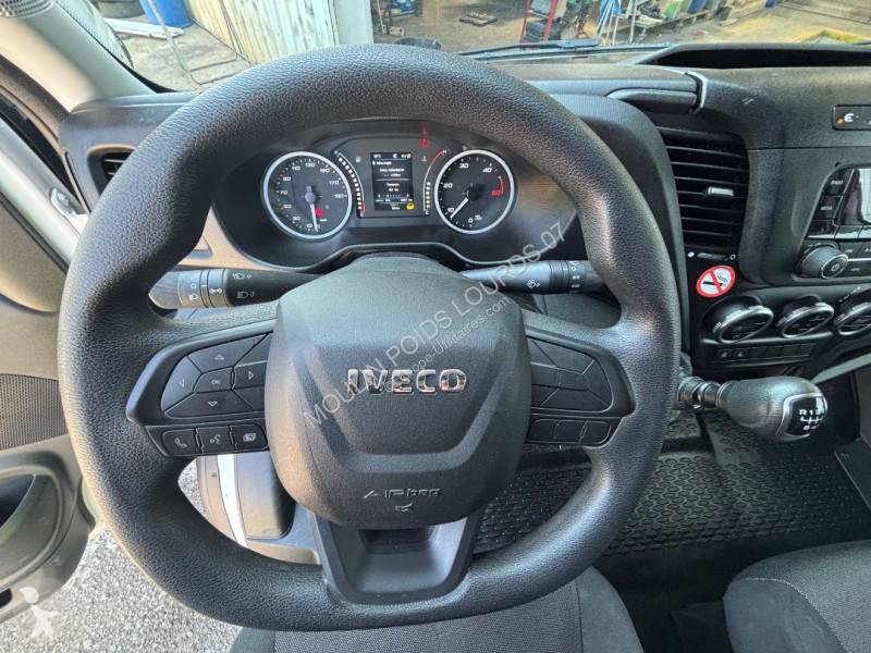 Iveco 35S16V16 van
