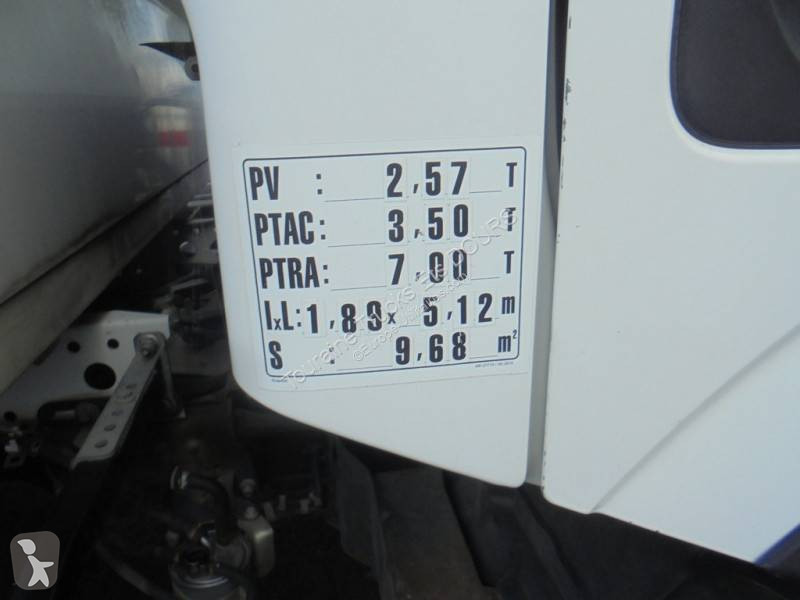 Véhicule utilitaire Renault 130 2.5 DCI