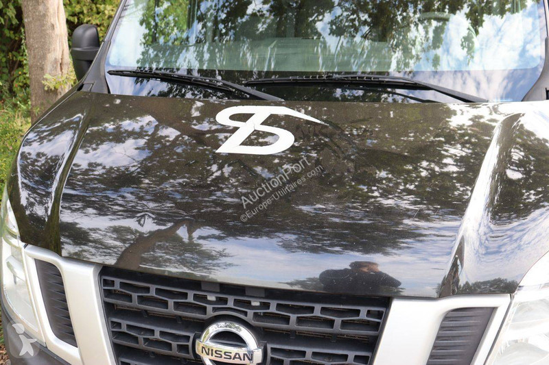 Véhicule utilitaire Nissan