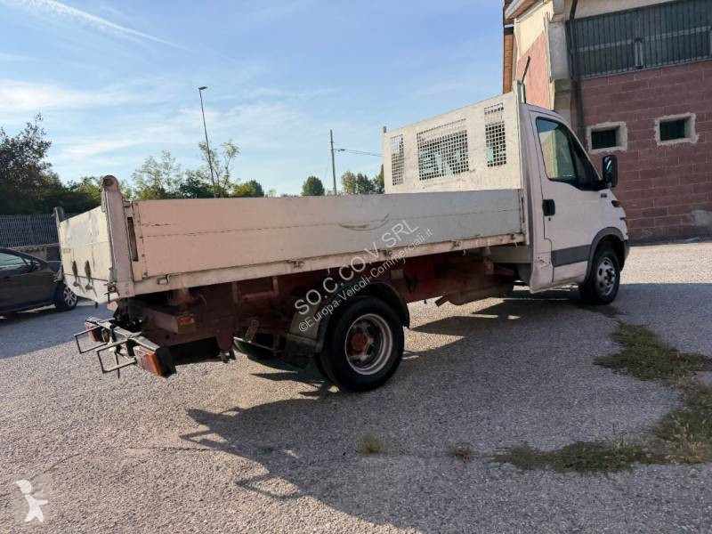 Véhicule utilitaire Iveco 35C09