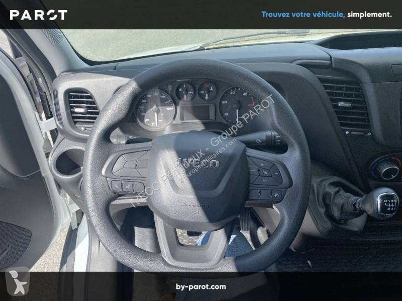 Véhicule utilitaire Iveco 35C16