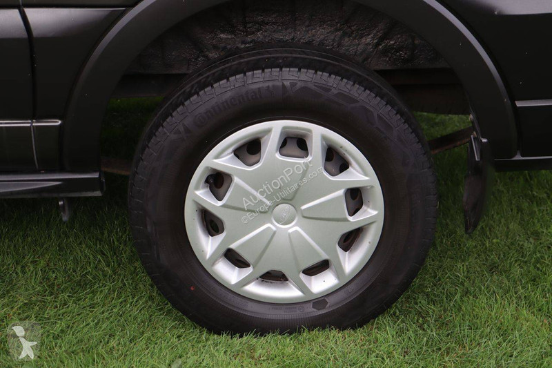 Véhicule utilitaire Ford
