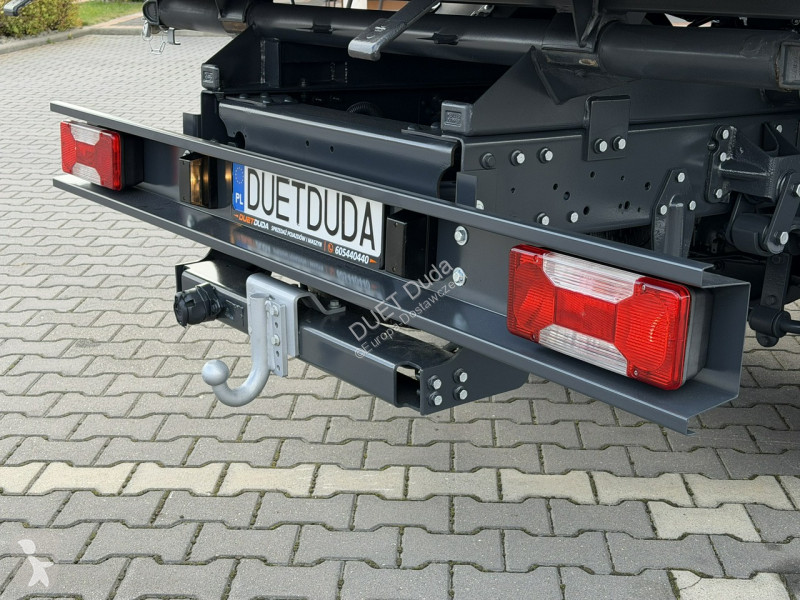 Véhicule utilitaire Iveco 70C18 V H