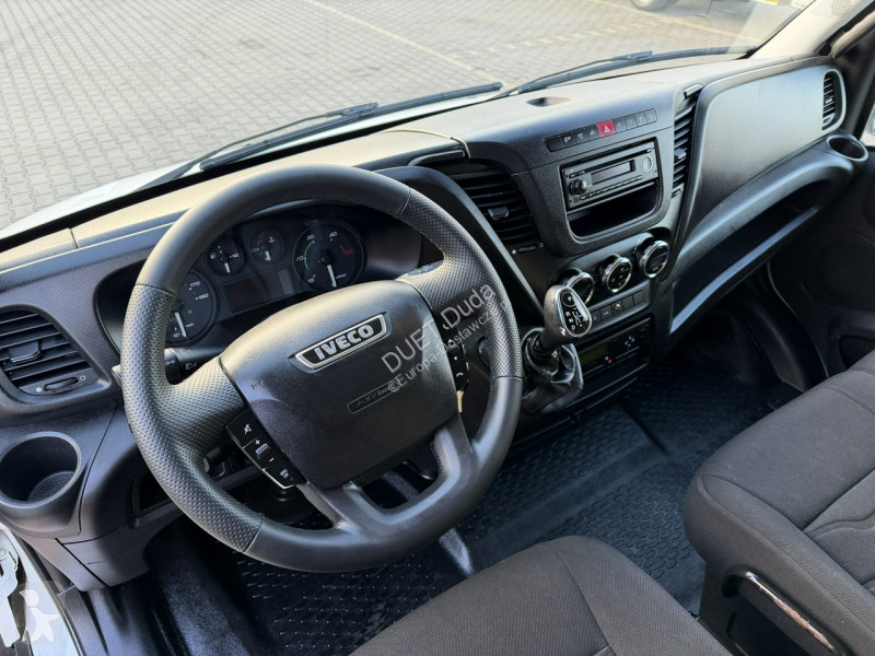 Véhicule utilitaire Iveco 70C18 V H