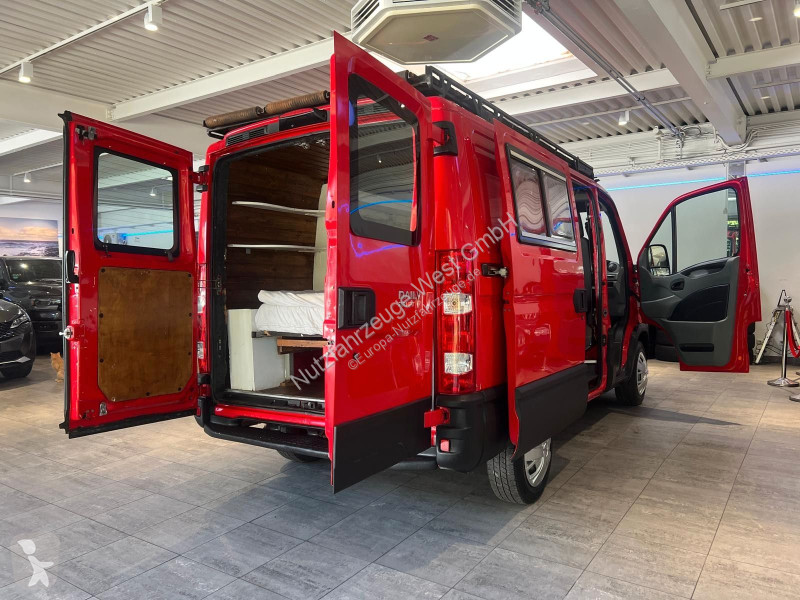 Véhicule utilitaire Iveco...