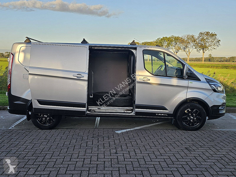 Véhicule utilitaire Ford 2.0 L2H1 TRAIL EDITION!