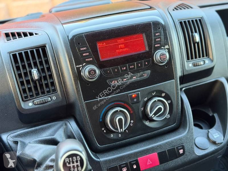 Véhicule utilitaire Peugeot