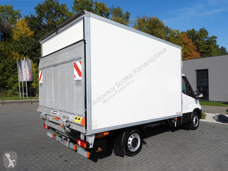 Véhicule utilitaire Iveco 35S16 DAILY