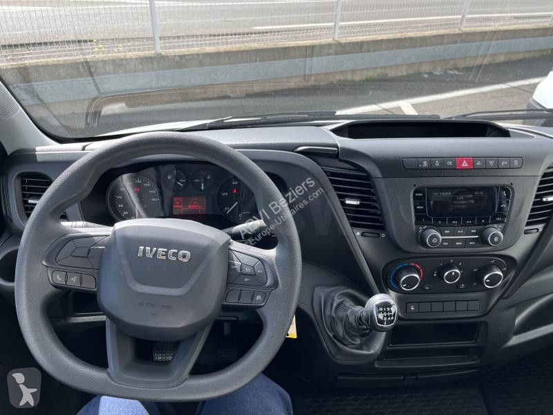Iveco 35C16H CAISSE LABBE HAYON AUVENT...