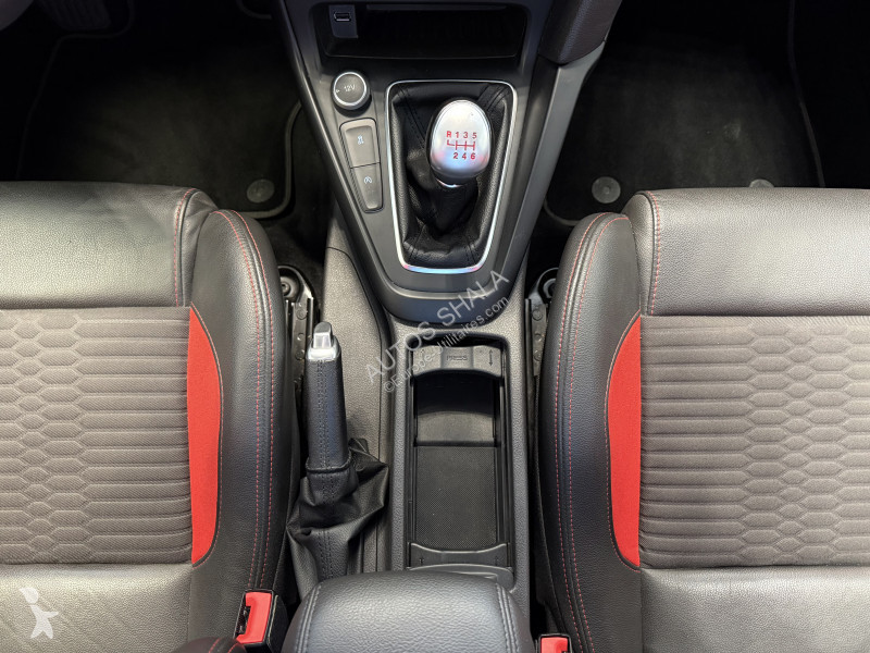 Véhicule utilitaire Ford FOCUS 2.0 ECOBOOST...