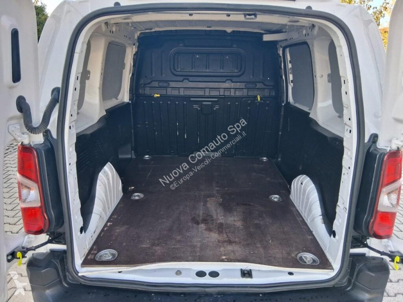 Véhicule utilitaire Fiat III
