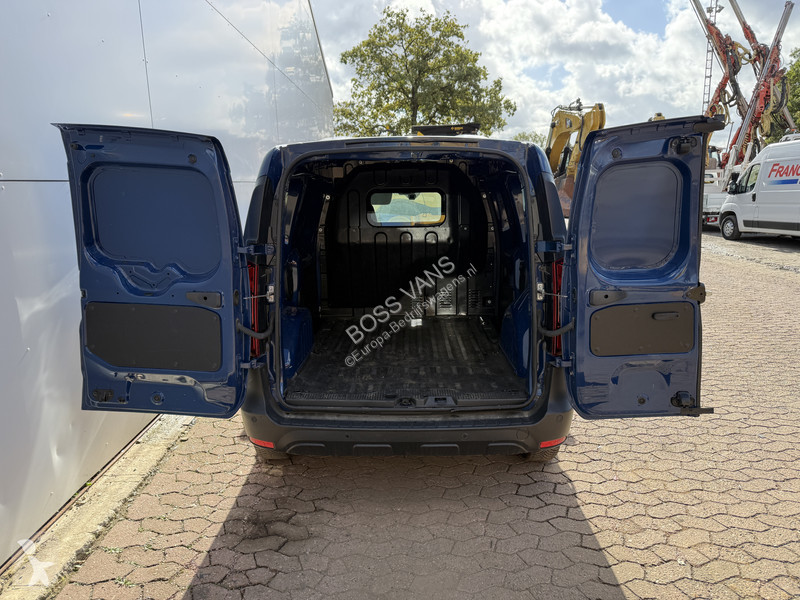 Véhicule utilitaire Renault Grand Comfort 1.3...