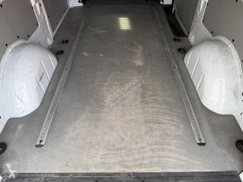 Véhicule utilitaire Mercedes 116 1.9 CDI