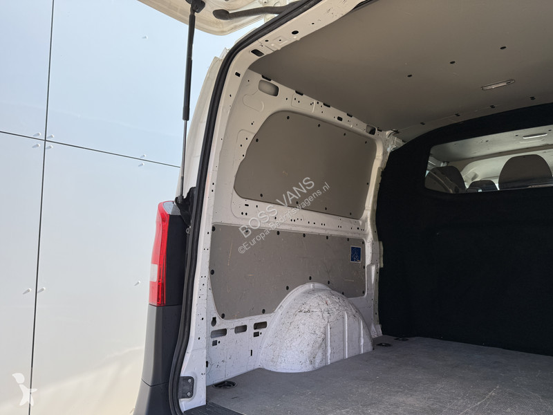 Véhicule utilitaire Mercedes 114 1.9 CDI DC