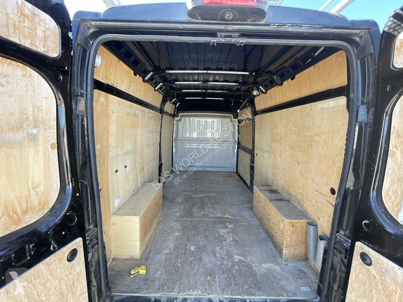 Véhicule utilitaire Fiat 120PK