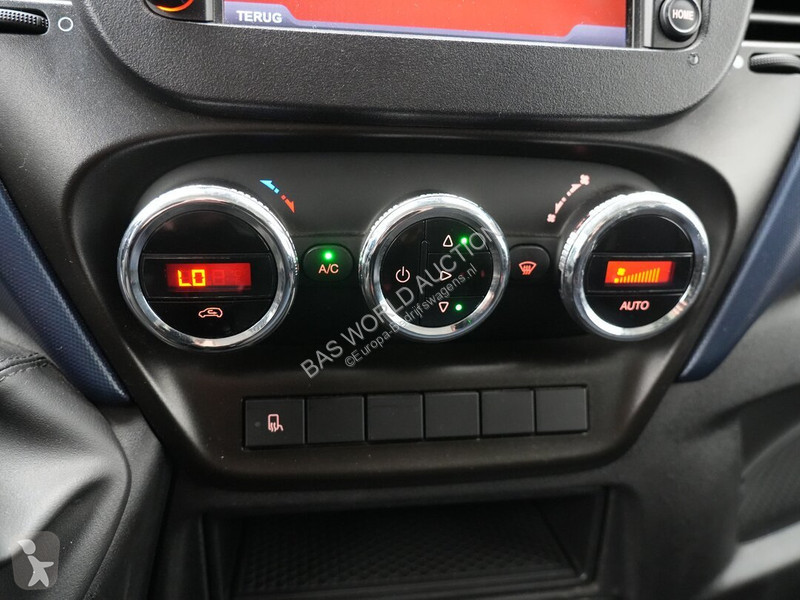 Véhicule utilitaire Iveco 35S16