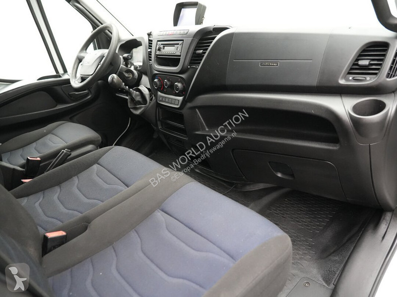 Véhicule utilitaire Iveco 35C14