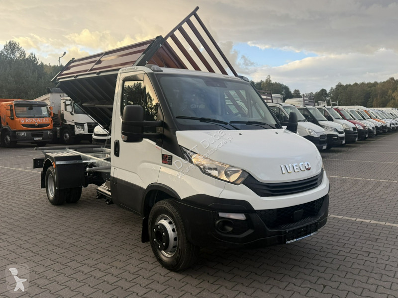 Véhicule utilitaire Iveco 65C18 V H
