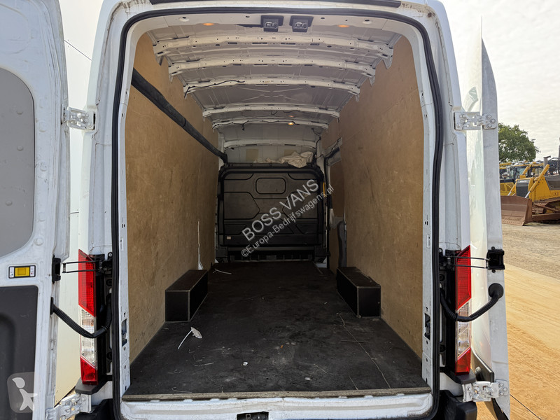 Véhicule utilitaire Ford e 68kWh 184PK E-