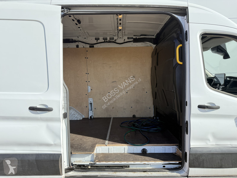 Véhicule utilitaire Ford e 68kWh 184PK E-