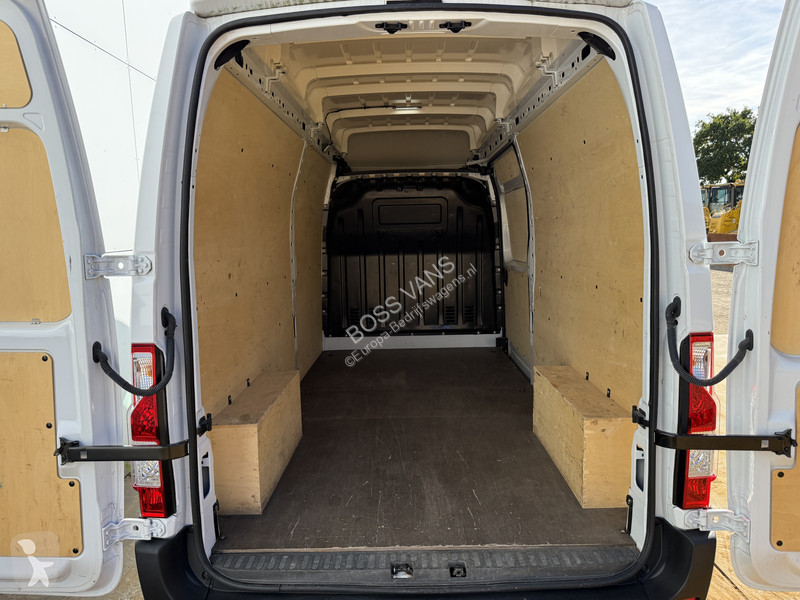 Véhicule utilitaire Renault 2.3DCi 135PK