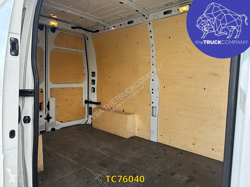 Véhicule utilitaire Renault 130.35 L2H2