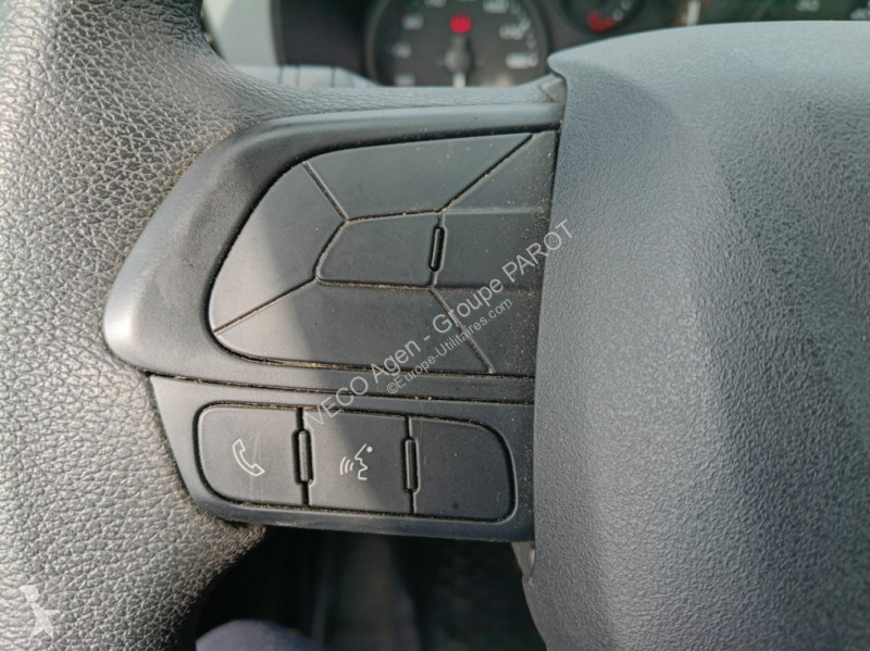 Véhicule utilitaire Iveco 35C16H empattement...