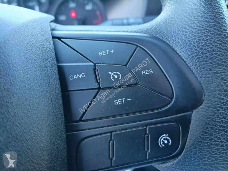 Véhicule utilitaire Iveco 35C16H empattement...