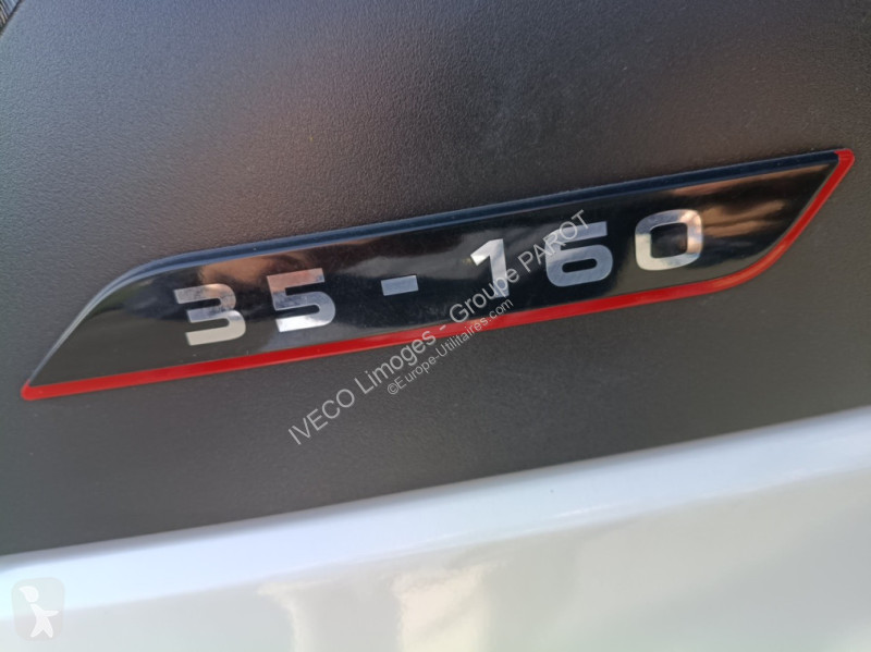 Véhicule utilitaire Iveco 35C16H empattement...