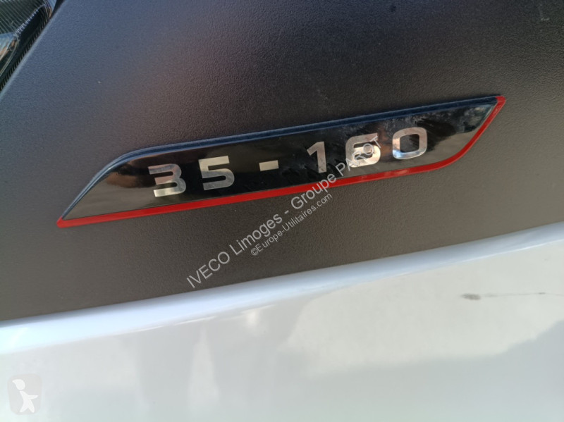 Véhicule utilitaire Iveco 35C16H empattement...