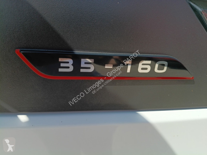 Véhicule utilitaire Iveco 35C16H empattement...