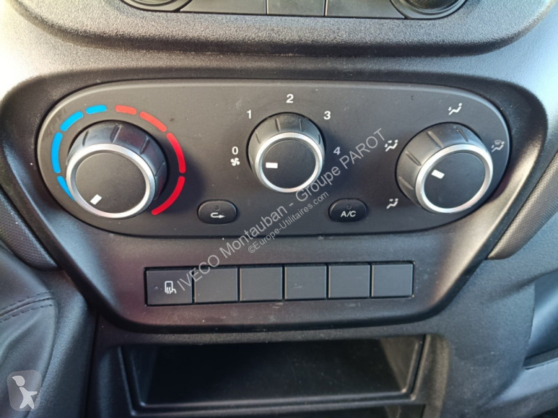 Véhicule utilitaire Iveco 35C16H empattement...