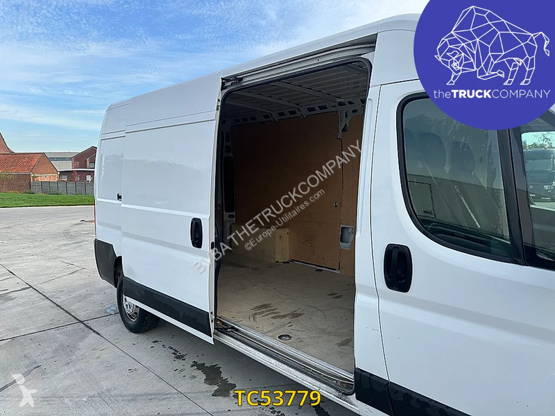 Véhicule utilitaire Peugeot Peugeot boxer 130cv...