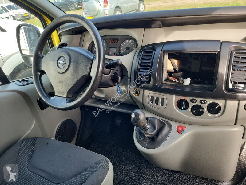 Véhicule utilitaire Opel 90PK