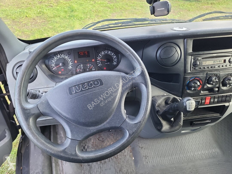 Véhicule utilitaire Iveco 29L12